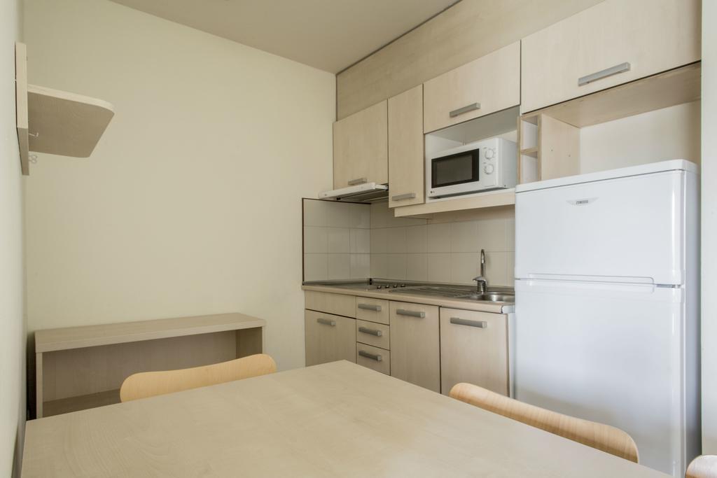 Residencia Universitaria Resa Los Abedules Pamplona Exterior foto